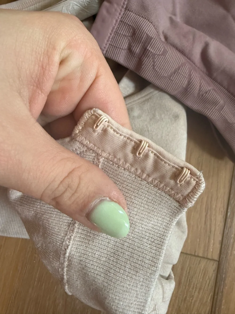 Kindred Bravely pumping hands free and nursing bra - Picture 5 of 7